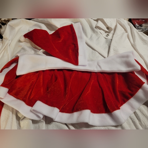 NWT ADORABLE GIRLS SANTA DRESS WITH SANTA HAT AND WRAP SIZE 5 TO 6X - Picture 8 of 10